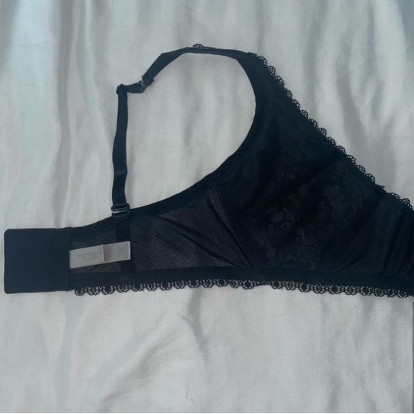 Victoria’s Secret Shelf Bra - Picture 4 of 7